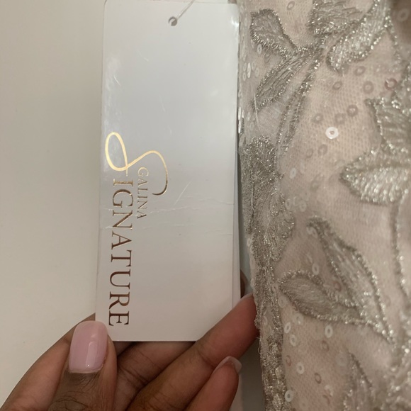 David’s Bridal Wedding Dress size 14 - Picture 6 of 9